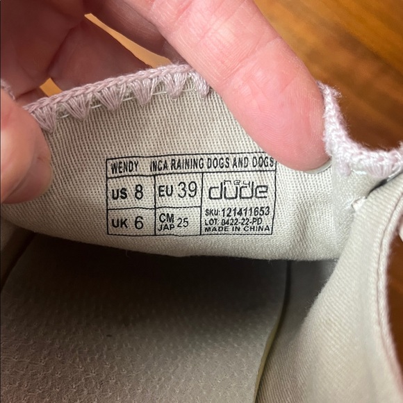 EUC Hey Dude Beige Animal Print Shoes - Picture 9 of 16